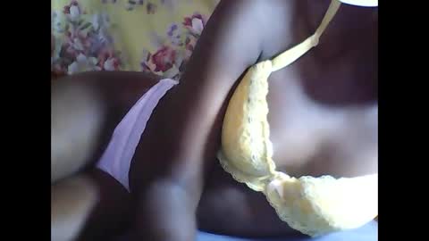 Snapshot of pretty_mine chatting on January 3, 12:19 pm pretty time online show from January 3, 12:19 pm