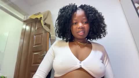 Pretty peaches online show from March 7, 8:50 pm