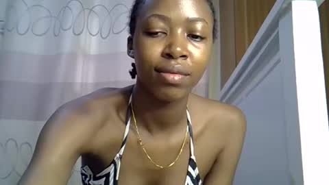 pretty_petite24 online show from January 8, 5:16 am
