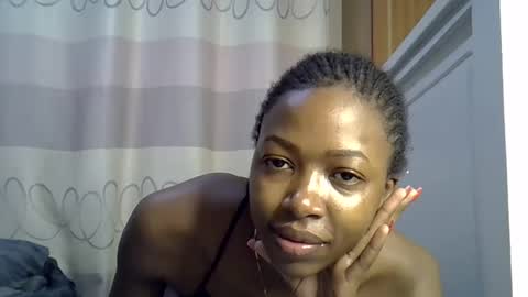 pretty_petite24 online show from January 15, 5:50 am