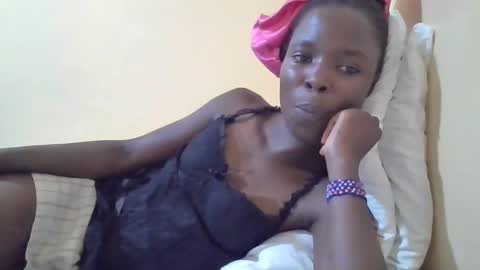 pretty_petite_ebony online show from March 3, 6:01 pm