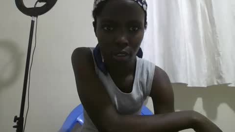 pretty_petite_ebony online show from November 1, 5:37 pm