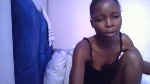 Snapshot of pretty_petite_ebony chatting on April 26, 6:11 am pretty_petite_ebony online show from April 26, 6:11 am