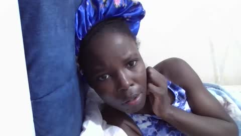 Snapshot of pretty_petite_ebony chatting on May 1, 3:11 am pretty_petite_ebony online show from May 1, 3:11 am