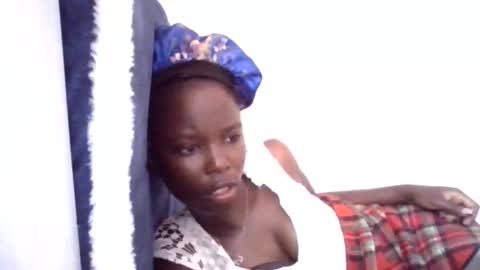 Snapshot of pretty_petite_ebony chatting on May 11, 4:29 am pretty_petite_ebony online show from May 11, 4:29 am