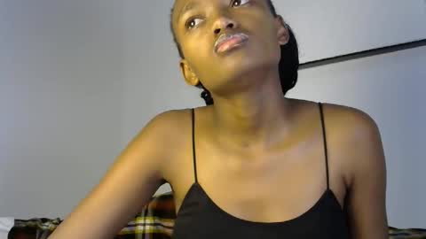 Snapshot of pretty_queennie chatting on May 12, 10:29 pm Pretty doll online show from May 12, 10:29 pm