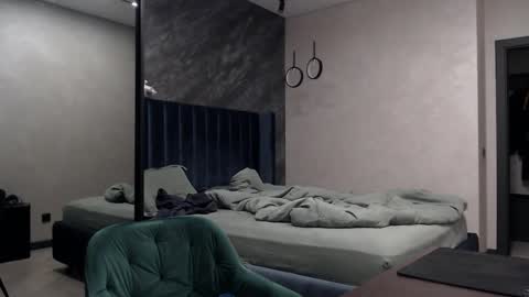 Justin online show from November 22, 5:01 pm