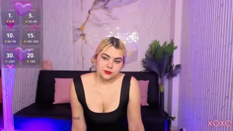 Snapshot of pretty_tay chatting on April 11, 11:47 am pretty_tay online show from April 11, 11:47 am