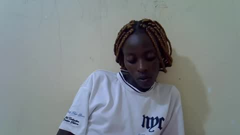 Vee online show from February 17, 6:03 pm