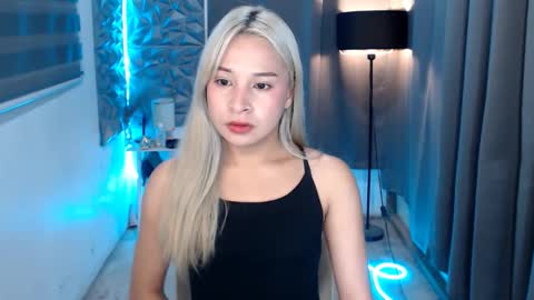 prettyallison_29 online show from February 8, 11:13 pm