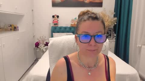 Snapshot of prettyblackeyes chatting on May 1, 5:12 am wilma online show from May 1, 5:12 am