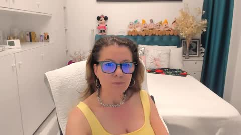 Snapshot of prettyblackeyes chatting on May 5, 5:37 am wilma online show from May 5, 5:37 am