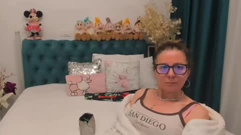 Snapshot of prettyblackeyes chatting on May 9, 7:13 am wilma online show from May 9, 7:13 am