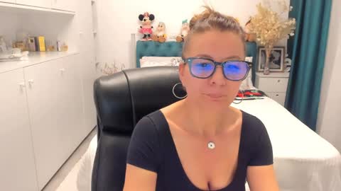 Snapshot of prettyblackeyes chatting on May 19, 5:58 am wilma online show from May 19, 5:58 am