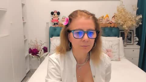 Snapshot of prettyblackeyes chatting on June 6, 8:57 pm wilma online show from June 6, 8:57 pm