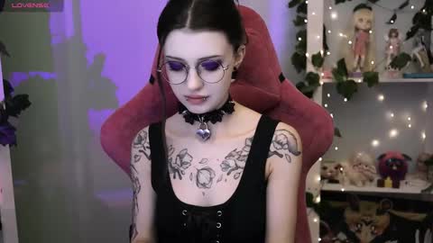 Violet online show from January 15, 8:01 pm