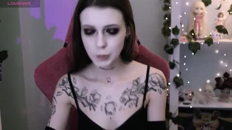 Violet online show from March 2, 10:05 pm