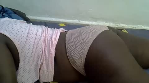 prettybooty1 online show from January 6, 6:50 am