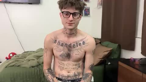 pretty boy online show from March 31, 3:08 am