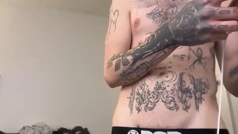 Snapshot of prettyboyszn chatting on May 29, 5:05 am pretty boy online show from May 29, 5:05 am