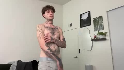 Snapshot of prettyboyszn chatting on June 9, 3:51 am pretty boy online show from June 9, 3:51 am