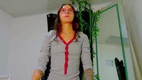 Snapshot of prettybunnies08 chatting on November 14, 12:20 am Enzo Denis online show from November 14, 12:20 am