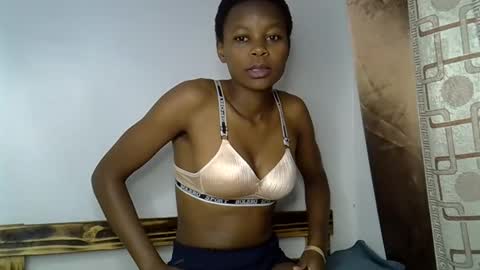 Snapshot of prettycoco_ chatting on April 8, 2:22 am coco online show from April 8, 2:22 am
