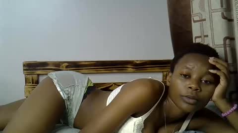 Snapshot of prettycoco_ chatting on April 27, 1:14 am coco online show from April 27, 1:14 am