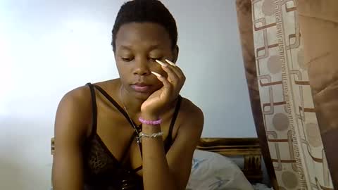 Snapshot of prettycoco_ chatting on May 6, 9:20 pm coco online show from May 6, 9:20 pm