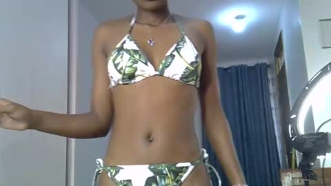 Snapshot of prettycoco_ chatting on May 7, 1:38 pm coco online show from May 7, 1:38 pm