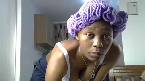 Snapshot of prettycoco_ chatting on May 10, 2:50 am coco online show from May 10, 2:50 am