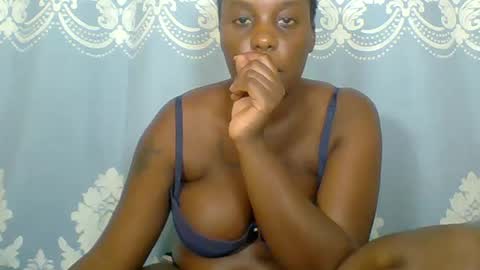 Snapshot of prettydarkskin002 chatting on June 12, 8:52 pm SHANIA online show from June 12, 8:52 pm