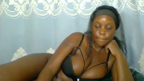 Snapshot of prettydarkskin002 chatting on June 25, 11:09 pm SHANIA online show from June 25, 11:09 pm