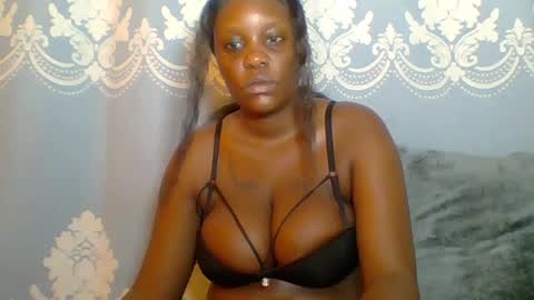 Snapshot of prettydarkskin002 chatting on July 1, 8:05 am SHANIA online show from July 1, 8:05 am