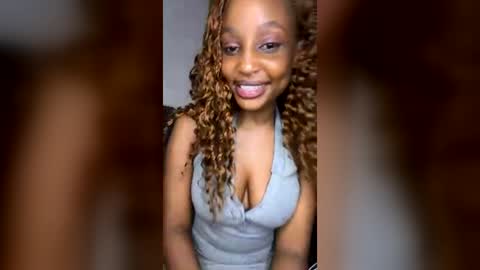 Snapshot of prettydollx0 chatting on July 2, 10:05 pm prettydollx0 online show from July 2, 10:05 pm