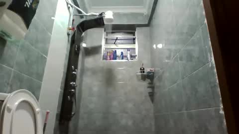 prettydulce online show from February 15, 3:36 am