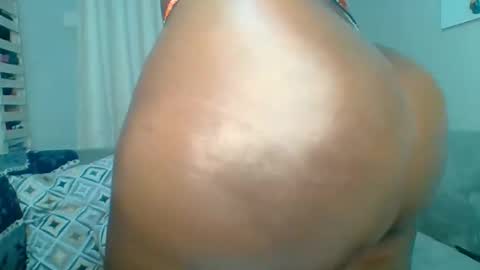 PrettyEla online show from April 13, 1:27 pm