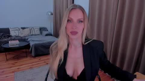 Eva online show from May 15, 11:01 pm