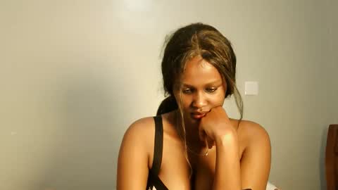 Snapshot of prettykeilaa chatting on May 25, 8:04 pm prettykeilaa online show from May 25, 8:04 pm
