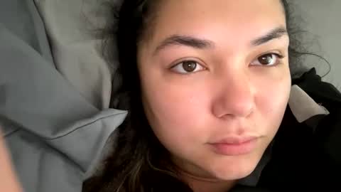 Snapshot of prettylatinamomma01 chatting on November 28, 3:58 pm prettylatinamomma01 online show from November 28, 3:58 pm