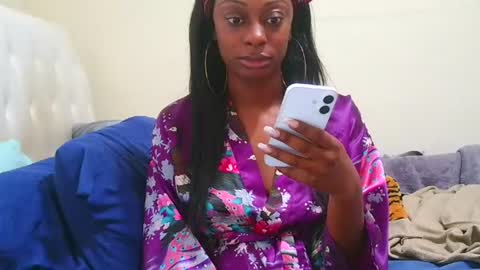 prettylondond online show from July 21, 3:47 pm