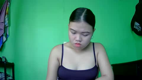 Snapshot of prettymae756493 chatting on May 7, 1:44 am prettymae756493 online show from May 7, 1:44 am