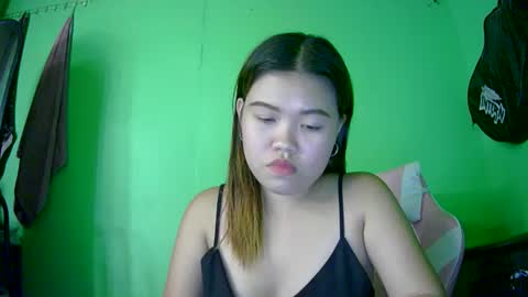 Snapshot of prettymae756493 chatting on June 17, 2:18 pm prettymae756493 online show from June 17, 2:18 pm