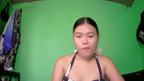 Snapshot of prettymae756493 chatting on June 25, 2:11 am prettymae756493 online show from June 25, 2:11 am