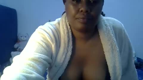 Snapshot of prettymel1 chatting on March 23, 8:13 pm prettymel1 online show from March 23, 8:13 pm