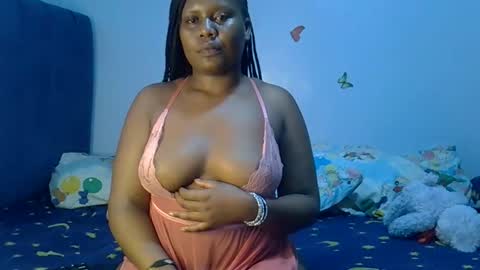 Snapshot of prettymel1 chatting on April 18, 12:25 am prettymel1 online show from April 18, 12:25 am