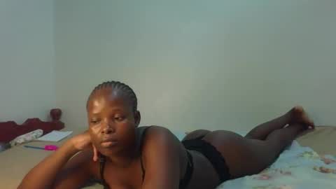 Snapshot of prettymelly_ chatting on April 19, 6:21 pm Melly online show from April 19, 6:21 pm