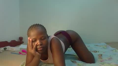 Snapshot of prettymelly_ chatting on April 22, 1:08 am Melly online show from April 22, 1:08 am