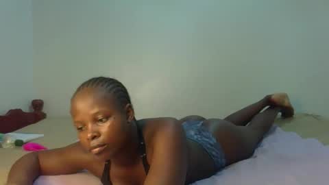 Snapshot of prettymelly_ chatting on April 29, 6:58 pm Melly online show from April 29, 6:58 pm