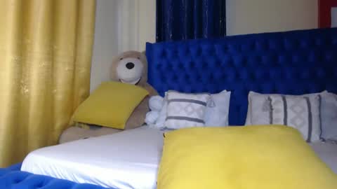 sasha online show from November 15, 9:39 am